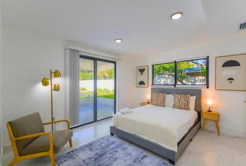 4BR North Miami Villa with Pool Patio Ping Pong House in Golden Glades