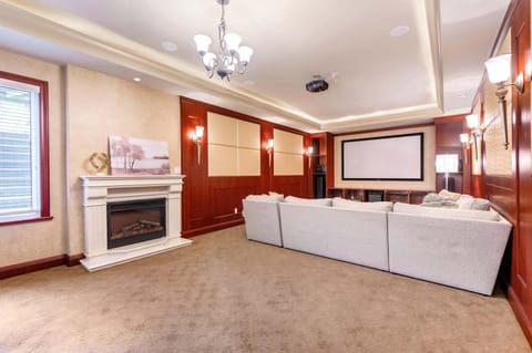 Bright Peaceful 2BR Retreat Near UBC Downtown House in Vancouver