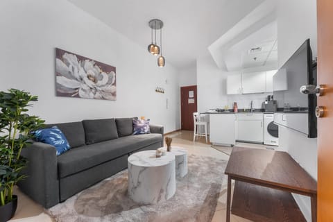 Free housekeeping visits during your stay - StayShort - Contemporary 1BR in Dubai Marina Sleeps 4 Apartment in Dubai