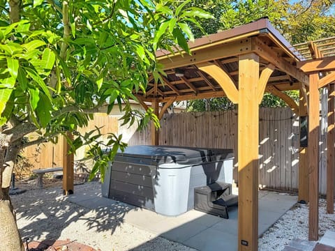 Siesta Key Paradise Hot Tub Sleep 12 House in Sarasota