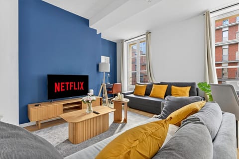 TV and multimedia, Living room, Seating area