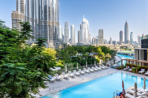 Balcony/Terrace, City view, Pool view