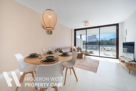 TV and multimedia, Seating area, Dining area
