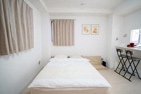 Bed, Photo of the whole room, Dining area, Bedroom