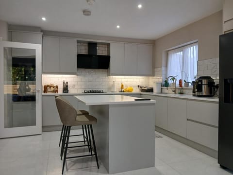 Private room in shared house at Casa de Charlie Vacation rental in Lisburn