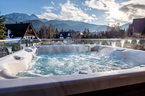 Hot Tub, Mountain view
