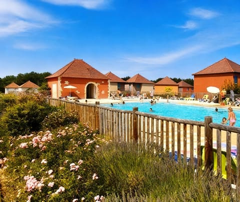 Day, Swimming pool, Swimming pool
