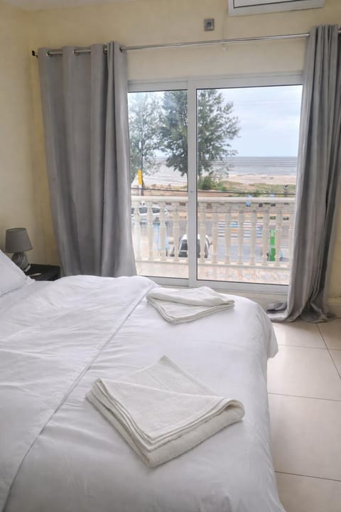 Bed, Natural landscape, Balcony/Terrace, Bedroom, Sea view