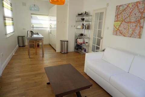 Day, Kitchen or kitchenette, Living room, Dining area