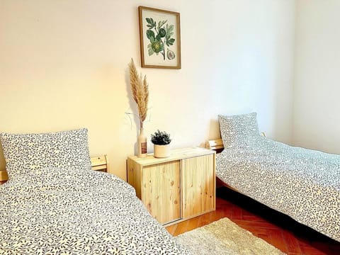 Elegant Seefeld Apt - Walk to Lake and Center Apartment in Zurich City