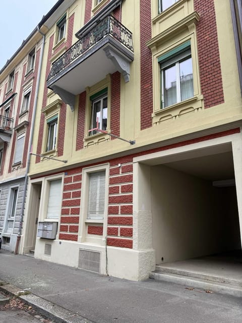 Elegant Seefeld Apt - Walk to Lake and Center Apartment in Zurich City