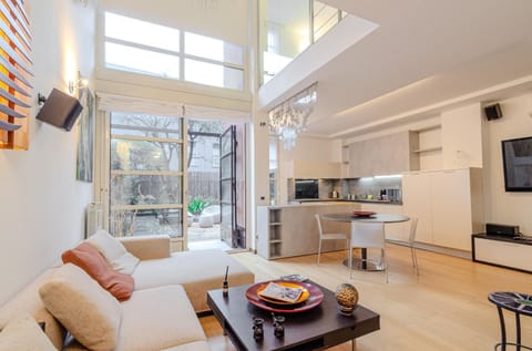TV and multimedia, Kitchen or kitchenette, Seating area, Dining area