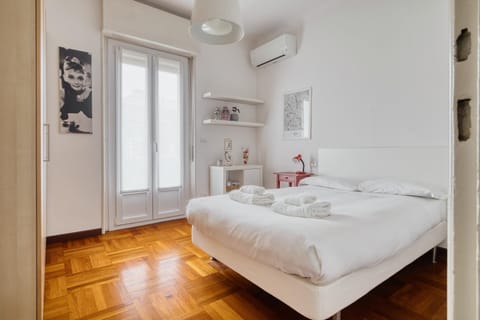 Bed, Photo of the whole room, Bedroom, towels, air conditioner