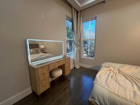 Creek side Mountain Perfect for Families ,We are just 5 to 7 minutes from the entrance of Pisgah Forest, where you ll find many rivers and waterfalls Villa in Mills River