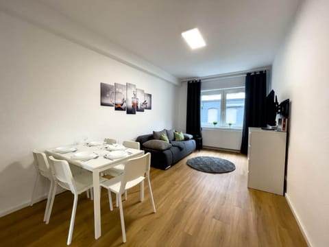 TV and multimedia, Living room, Dining area