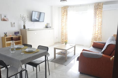 Communal lounge/ TV room, Dining area
