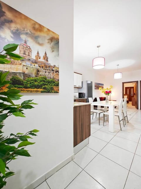 Decorative detail, Seating area, Dining area