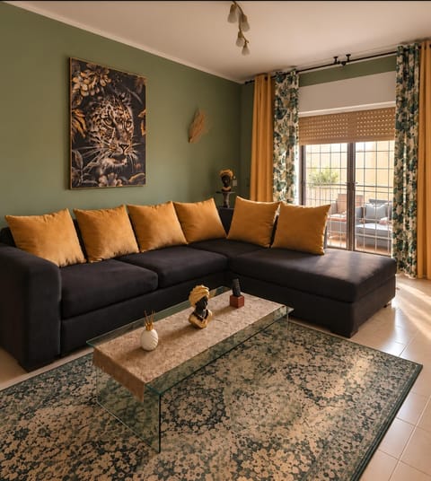 Communal lounge/ TV room, Living room, Seating area