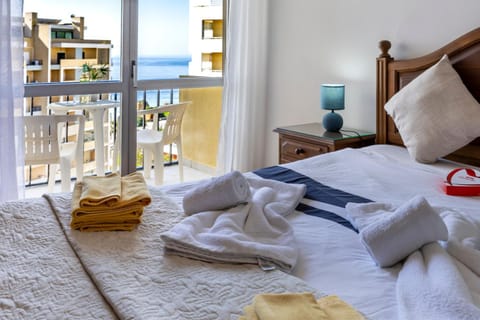 Bed, Beach, Beach, Bedroom, wardrobe
