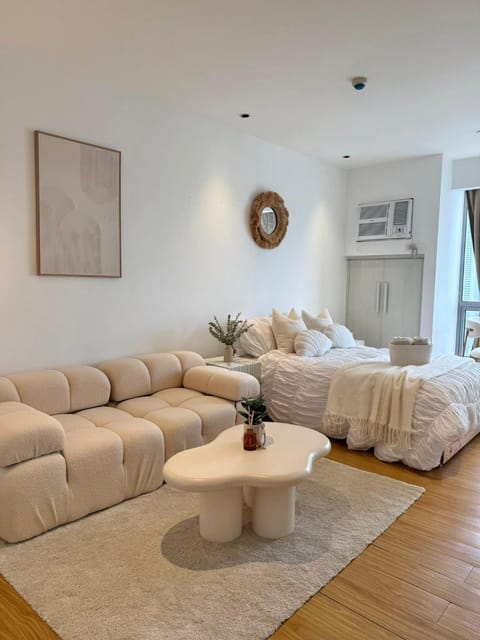 Seating area, Bedroom