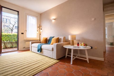Day, Natural landscape, Living room