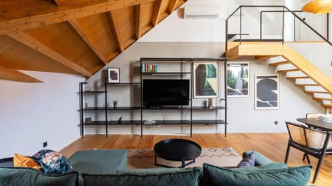 Communal lounge/ TV room, TV and multimedia, Living room