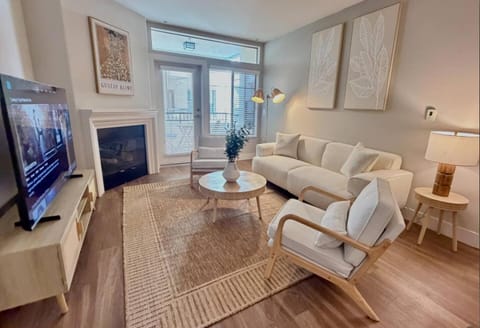 Living room, Photo of the whole room, Seating area