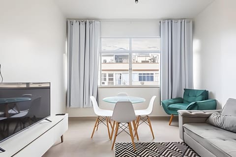 Living room, Dining area, City view, Sea view, Street view