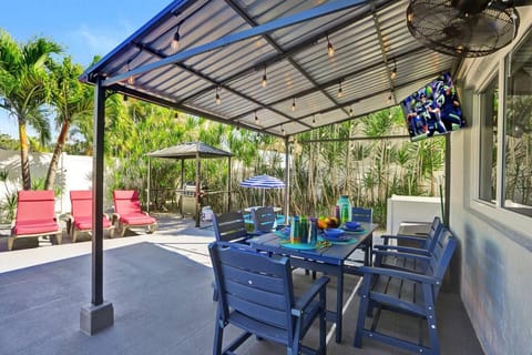 Patio, TV and multimedia, Balcony/Terrace, Seating area, Dining area