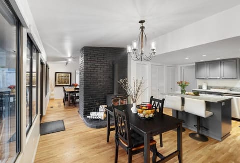 Ranch house in Bridal Trails House in Kirkland