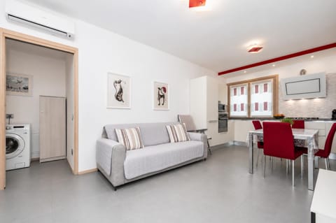Kitchen or kitchenette, Living room, Dining area