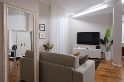 Communal lounge/ TV room, Living room, Seating area