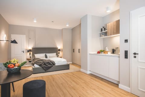 Bed, Kitchen or kitchenette, Photo of the whole room, wardrobe