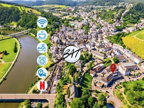 Property building, Nearby landmark, Day, Neighbourhood, Natural landscape, Bird's eye view, City view, Lake view, Mountain view, River view, Street view, Location