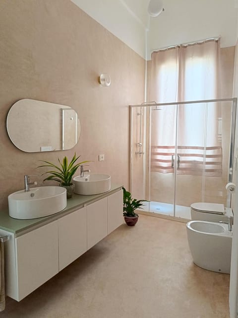 Shower, Toilet, Bathroom, bidet