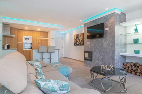 TV and multimedia, Living room, Seating area, Dining area, air conditioner