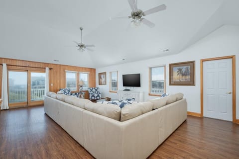 5570 - Atlantis House in Nags Head