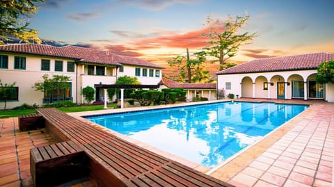 Property building, Swimming pool