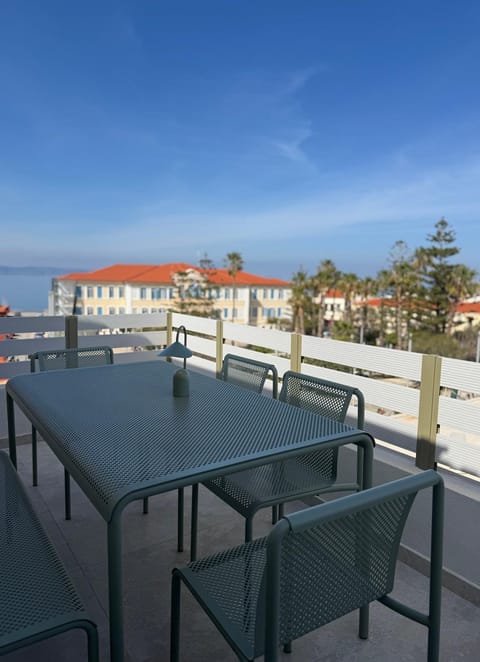 Patio, Natural landscape, Balcony/Terrace, Balcony/Terrace, Dining area, Sea view