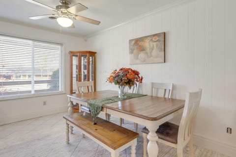 Near Trails and Dtwn Springdale! Dog-Friendly Home House in Springdale