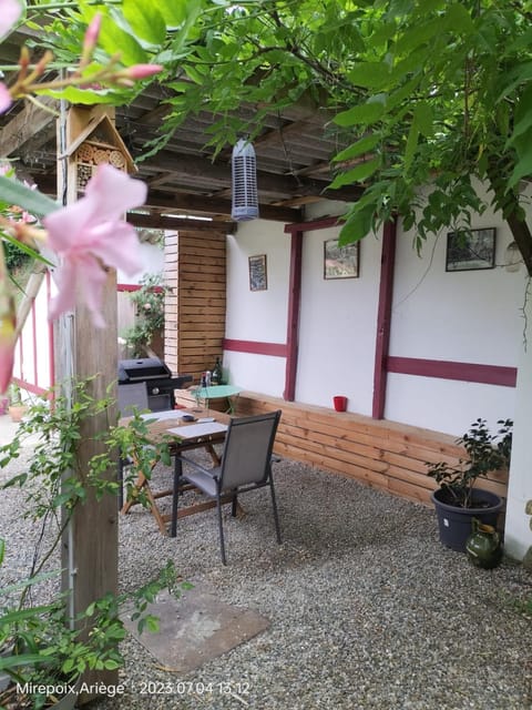 Patio, Dining area