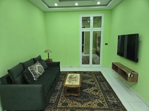 Communal lounge/ TV room, TV and multimedia, Living room