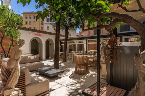 Day, Garden, Seating area, Garden view