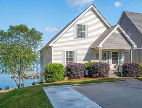 43 Making Memories House in Weiss Lake