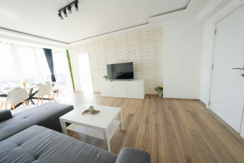 TV and multimedia, Living room, Dining area