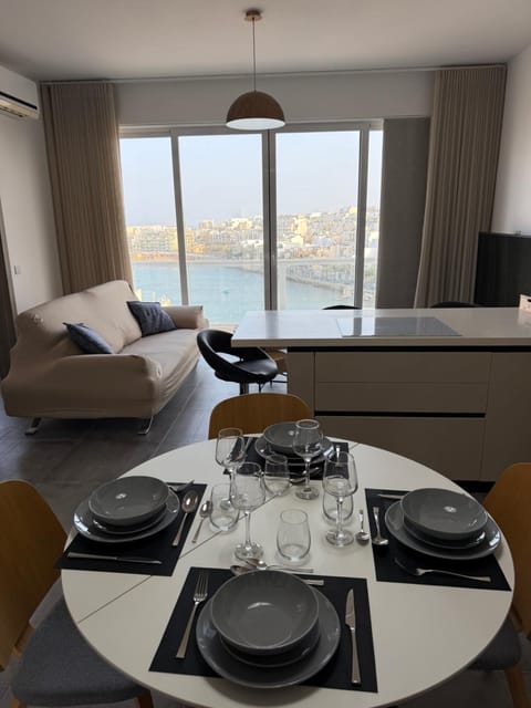 Serenità - Seaview Penthouse Apartment in Marsaskala