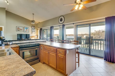 Pool and Boat Ramp Access Lake of the Ozarks Escape Apartment in Osage Beach