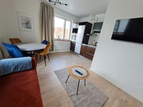 TV and multimedia, Kitchen or kitchenette, Living room