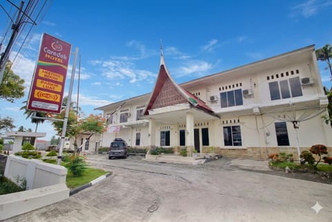 Property building, Day, Neighbourhood, Street view, Location, Parking