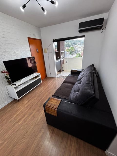 Communal lounge/ TV room, TV and multimedia, Living room, Seating area, Evening entertainment, air conditioner